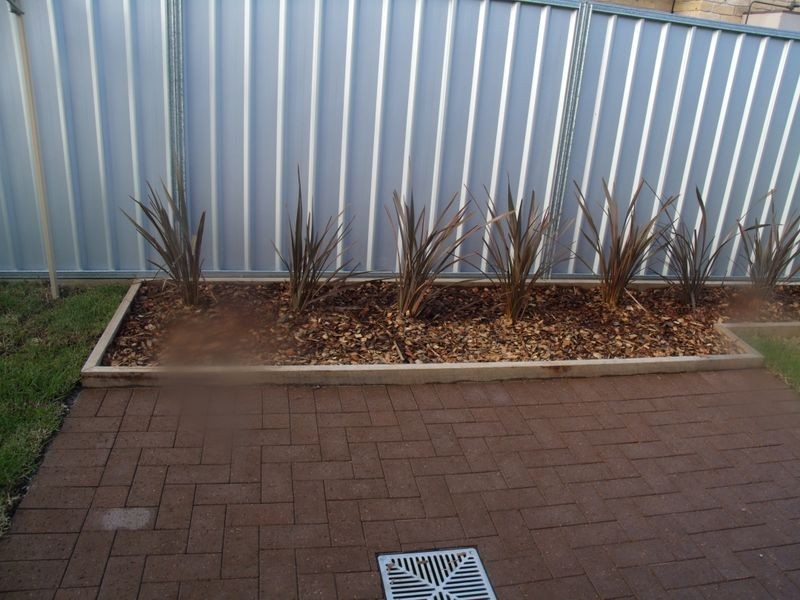 2/2a Desmond Street, Cessnock NSW 2325