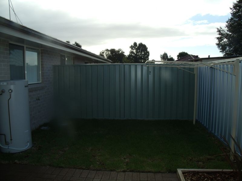 2/2a Desmond Street, Cessnock NSW 2325