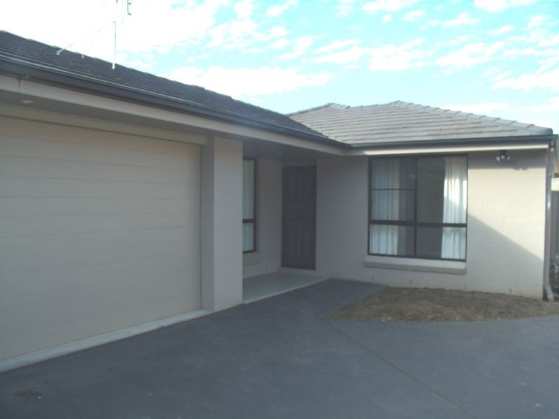 2/42 OShea Cr, Cessnock NSW 2325