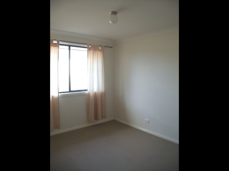 2/42 OShea Cr, Cessnock NSW 2325