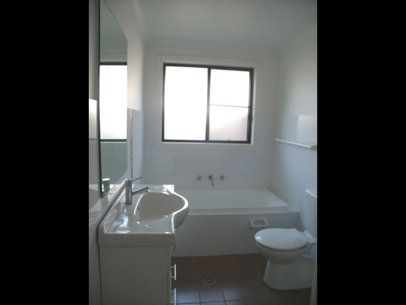 2/42 OShea Cr, Cessnock NSW 2325