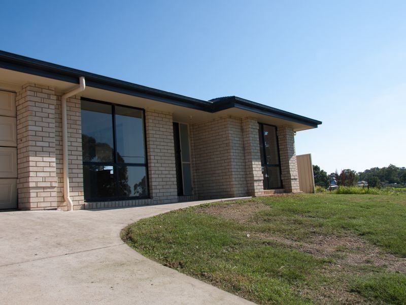 10 Dunlop Street, Kearsley NSW 2325