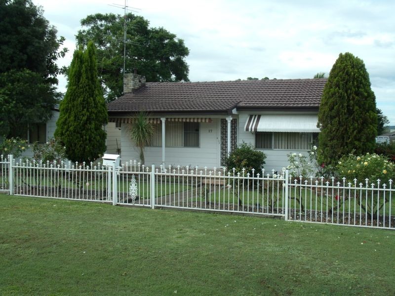 17 Merthyr Street, Kurri Kurri NSW 2327