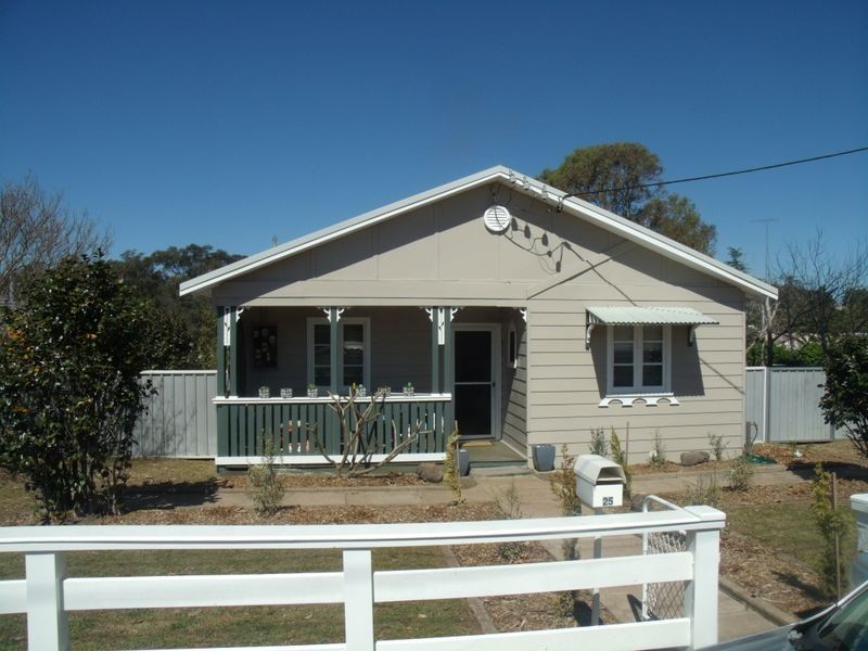 25 Long Street, Cessnock NSW 2325