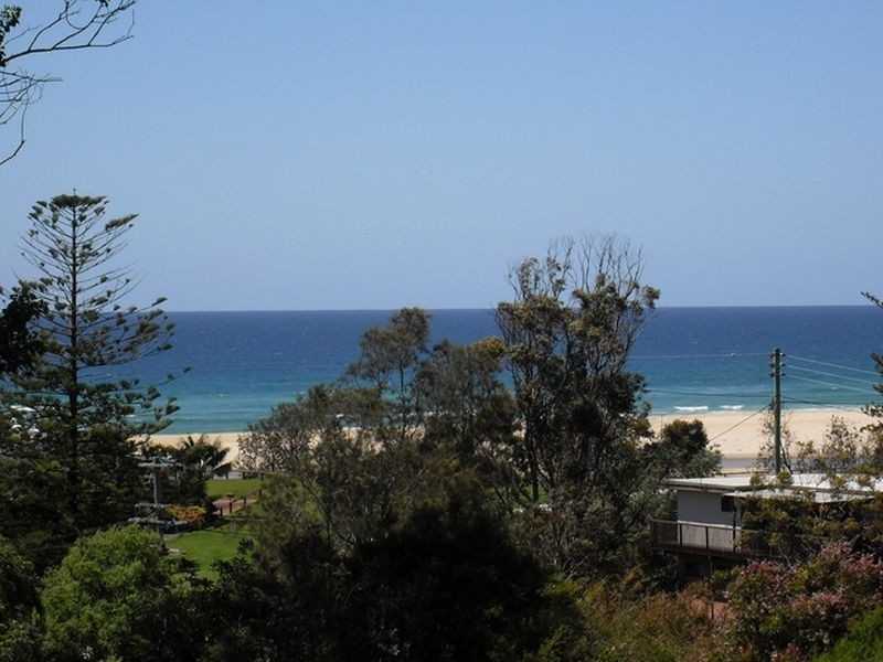 11 Beatty Crescent, Tuross Head NSW 2537