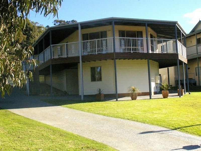 73 Bondi Street, Tuross Head NSW 2537