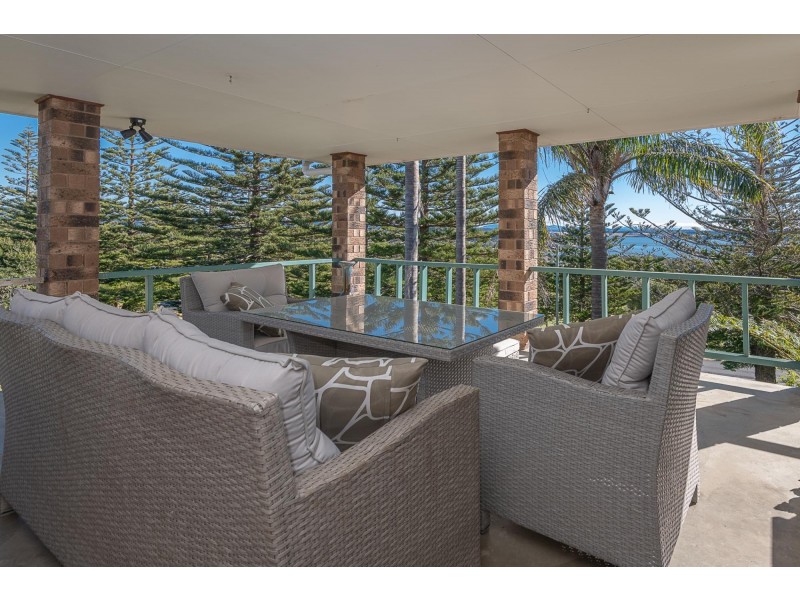 32 Coral Crescent, Tuross Head NSW 2537