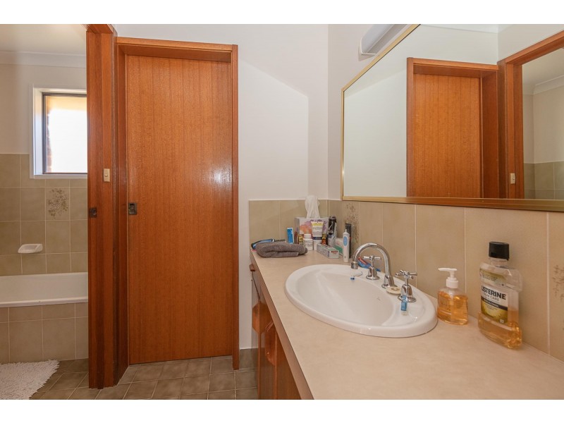 32 Coral Crescent, Tuross Head NSW 2537