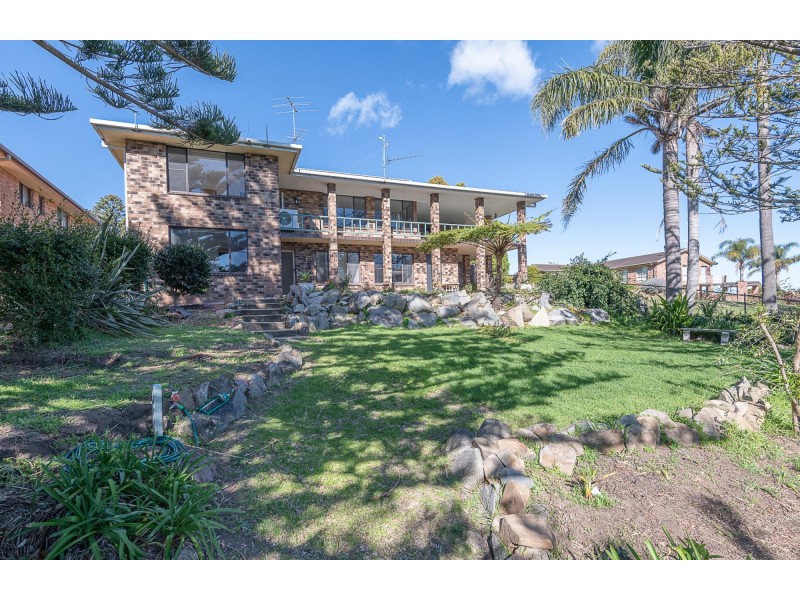 32 Coral Crescent, Tuross Head NSW 2537