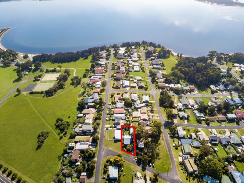 4 Coogee Street, Tuross Head NSW 2537