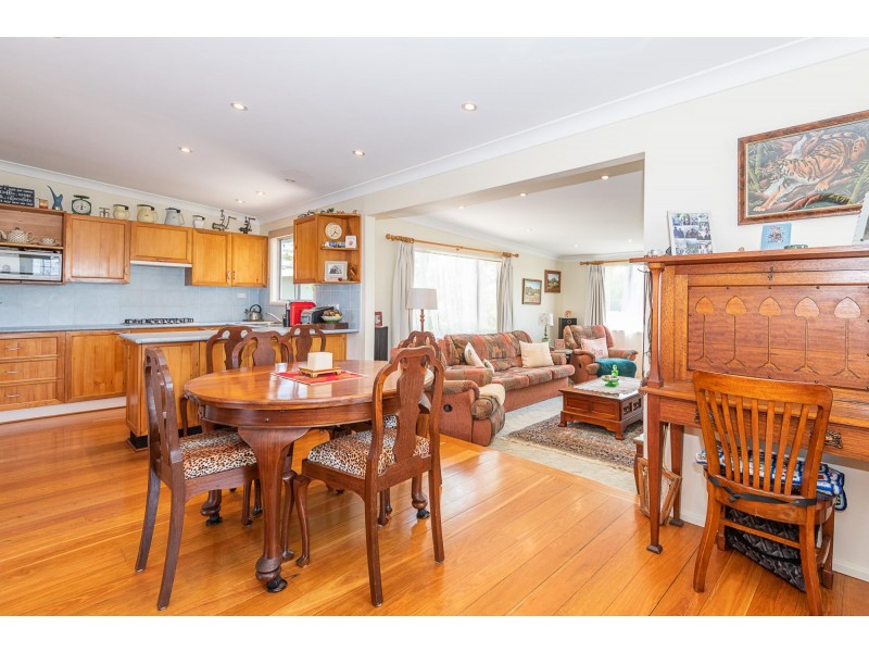 4 Coogee Street, Tuross Head NSW 2537