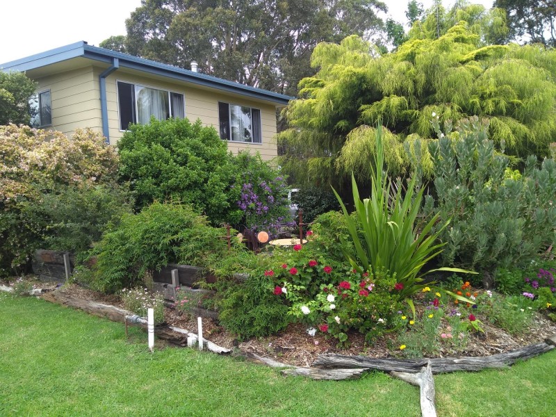 4 Coogee Street, Tuross Head NSW 2537