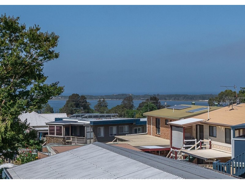 4 Coogee Street, Tuross Head NSW 2537