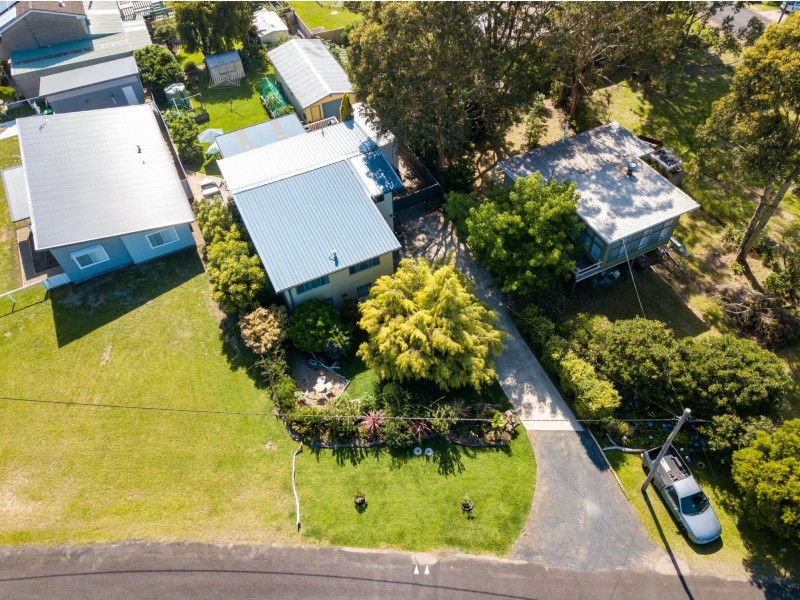 4 Coogee Street, Tuross Head NSW 2537