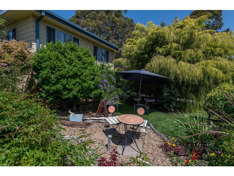 4 Coogee Street, Tuross Head NSW 2537