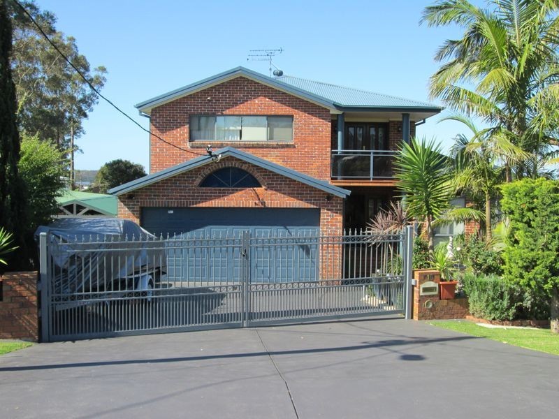 16 Coogee Street, Tuross Head NSW 2537