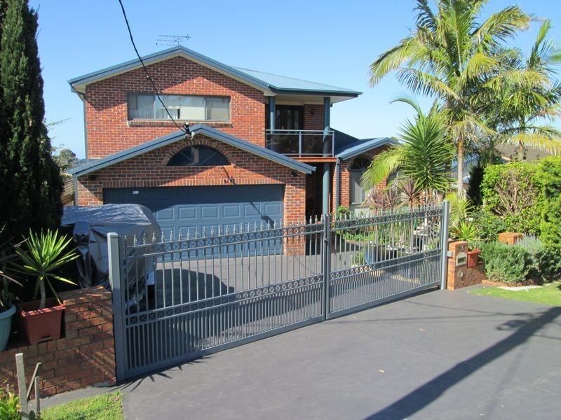 16 Coogee Street, Tuross Head NSW 2537