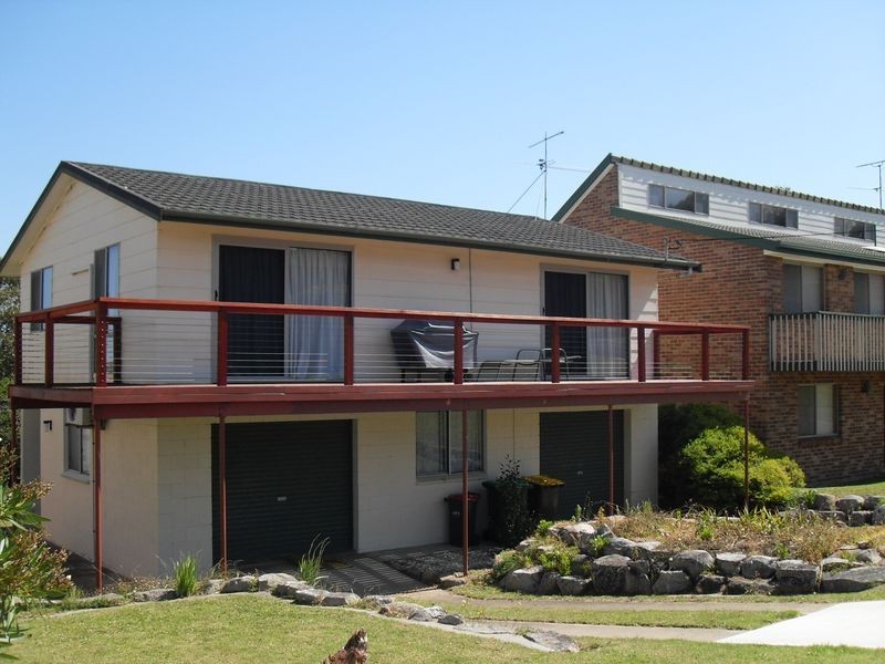 11 Kitchener Road, Tuross Head NSW 2537