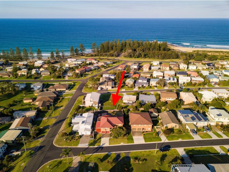 4 Bream Street, Tuross Head NSW 2537