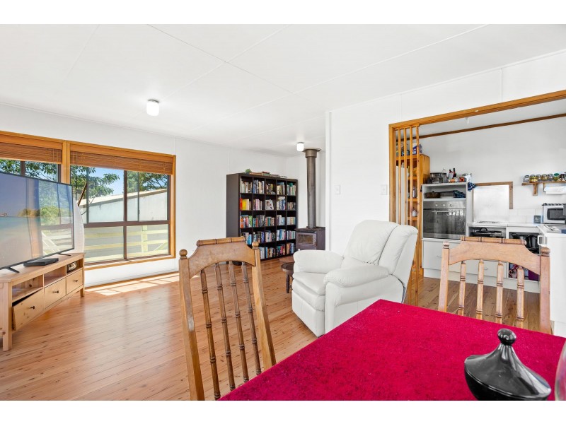 14 Lake Street, Tuross Head NSW 2537