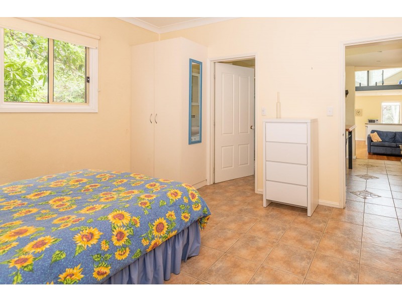 10 Hood Crescent, Tuross Head NSW 2537