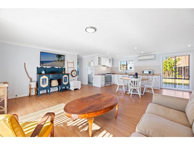 19 Evans Road, Tuross Head NSW 2537