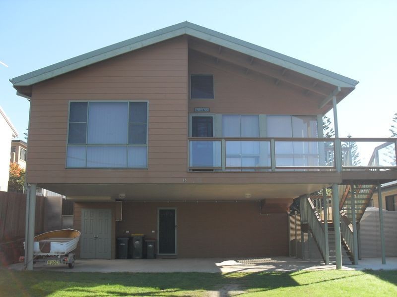 13 Salmon Street, Tuross Head NSW 2537