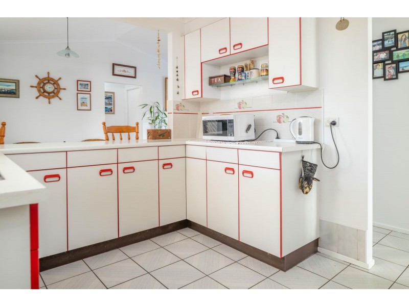 9 Anderson Avenue, Tuross Head NSW 2537
