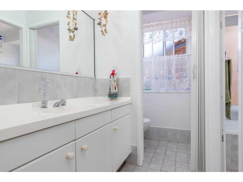 9 Anderson Avenue, Tuross Head NSW 2537