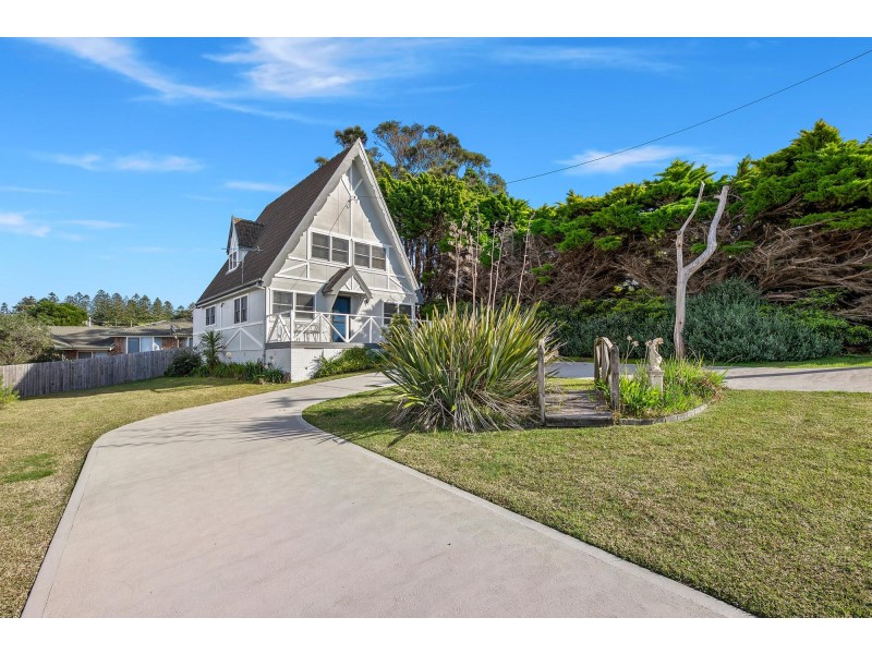 3 Kitchener Road, Tuross Head NSW 2537