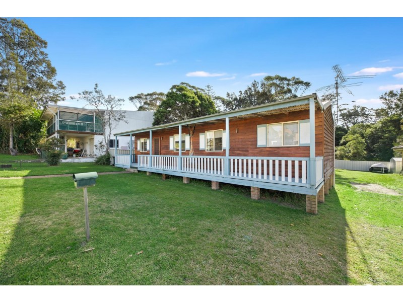 24 Foam Street, Tuross Head NSW 2537