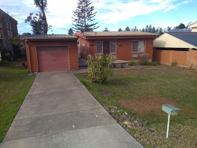 10 Whiting Street, Tuross Head NSW 2537