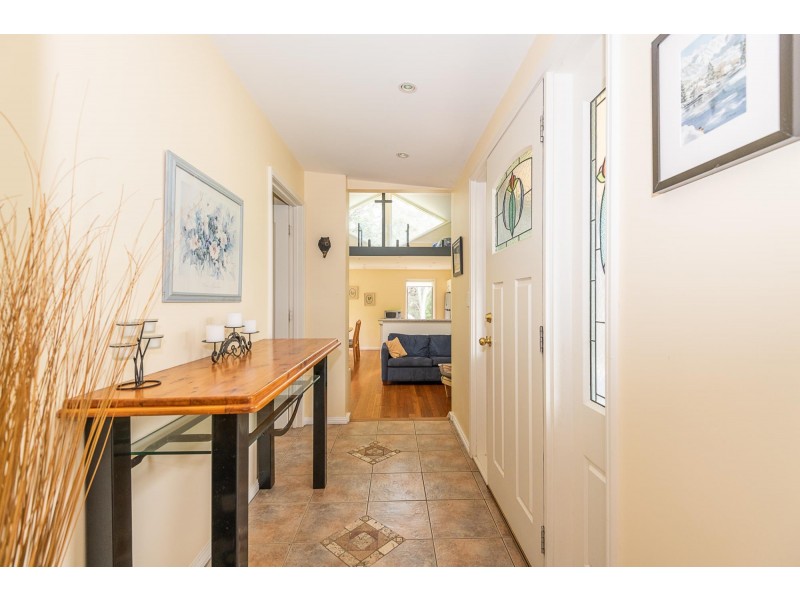 A/10 Hood Crescent, Tuross Head NSW 2537