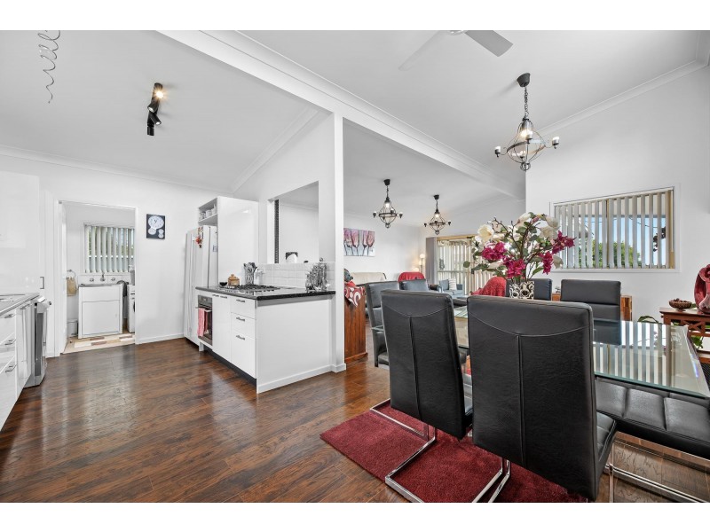 12 Anderson Avenue, Tuross Head NSW 2537