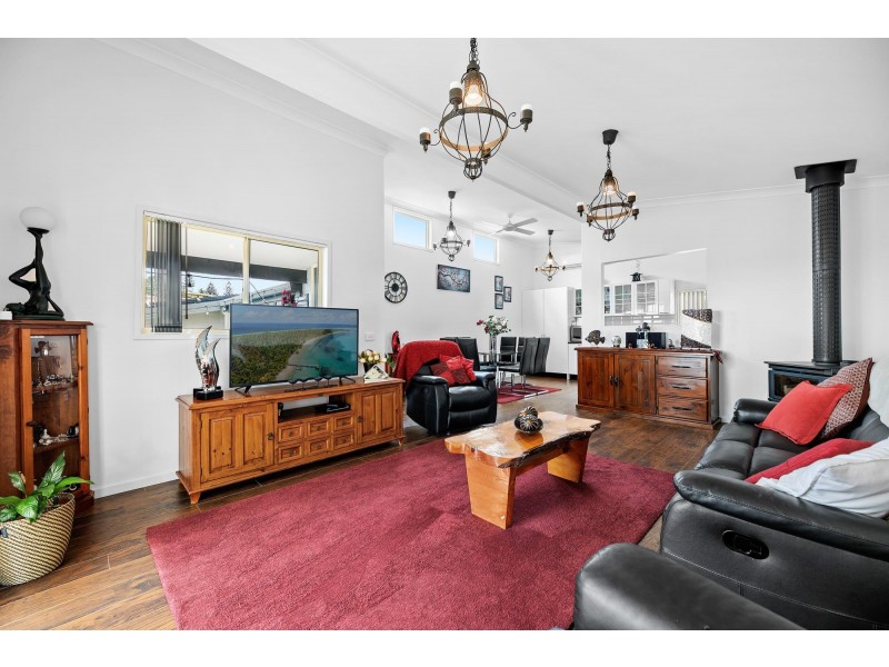 12 Anderson Avenue, Tuross Head NSW 2537