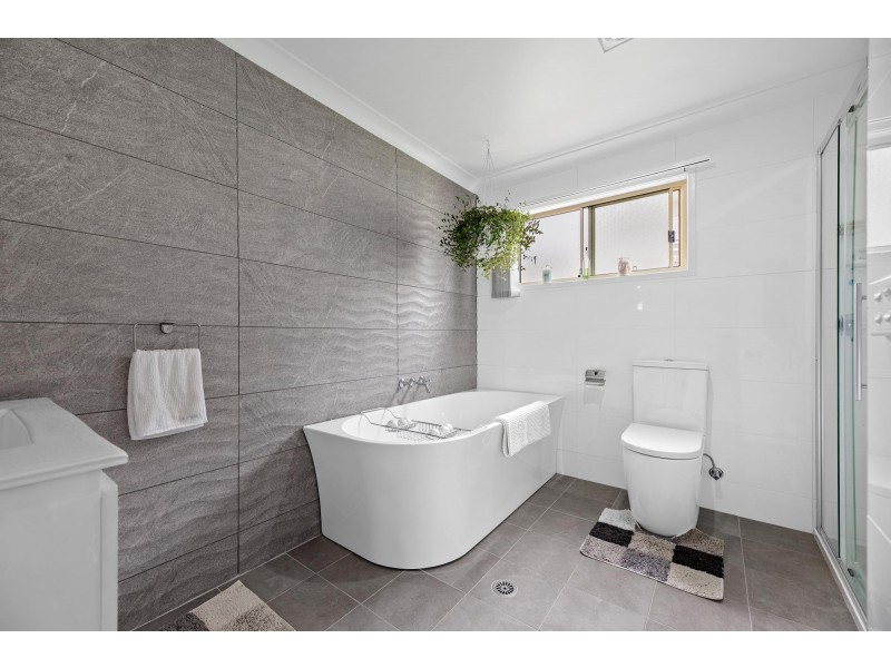 12 Anderson Avenue, Tuross Head NSW 2537