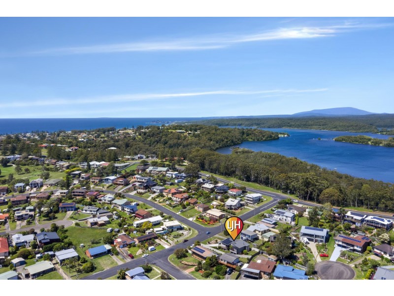 12 Anderson Avenue, Tuross Head NSW 2537