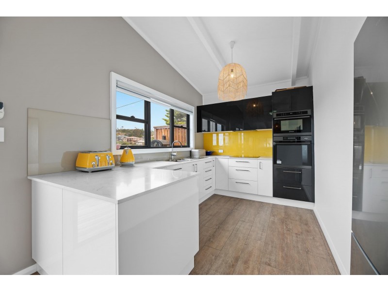 4 Evans Road, Tuross Head NSW 2537