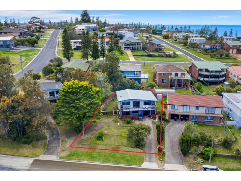 4 Evans Road, Tuross Head NSW 2537