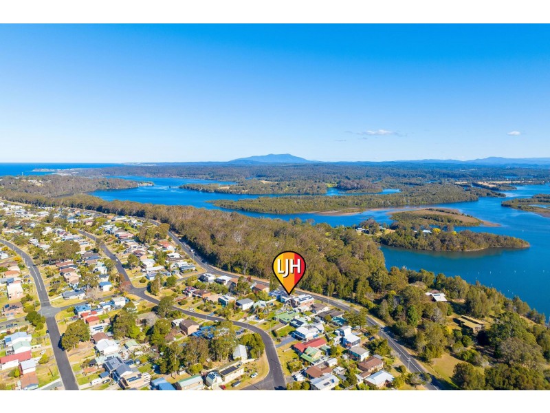 28 Hector McWilliam Drive, Tuross Head NSW 2537