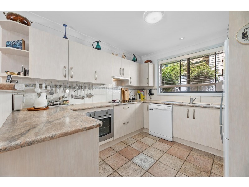 7 Andrew Avenue, Tuross Head NSW 2537