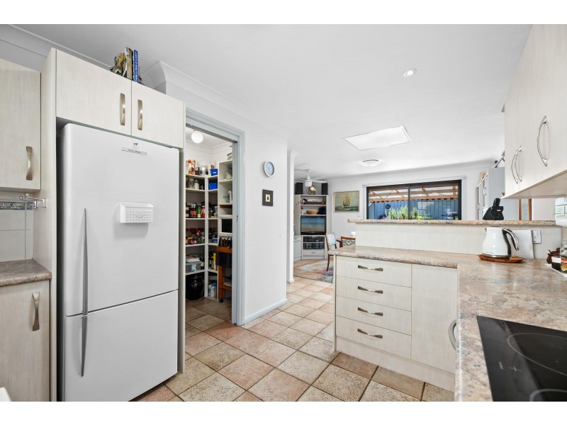 7 Andrew Avenue, Tuross Head NSW 2537