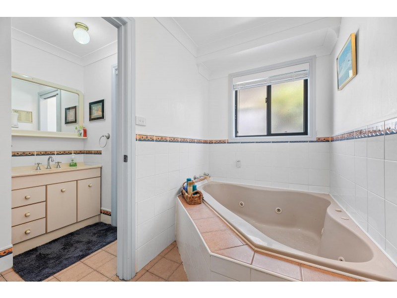 7 Andrew Avenue, Tuross Head NSW 2537