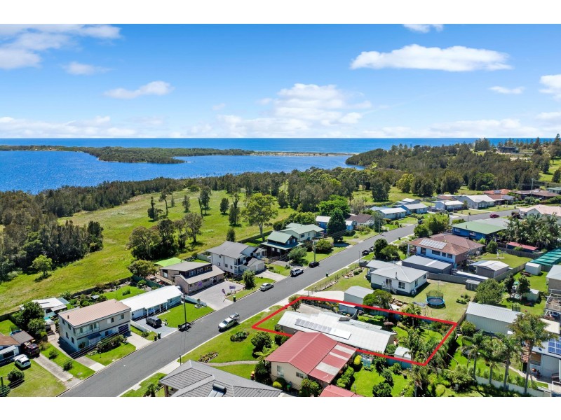 7 Andrew Avenue, Tuross Head NSW 2537