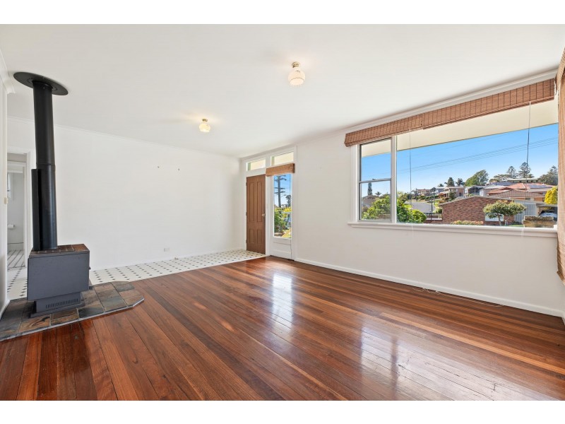 8 Anderson Avenue, Tuross Head NSW 2537