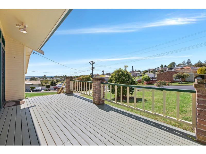 8 Anderson Avenue, Tuross Head NSW 2537