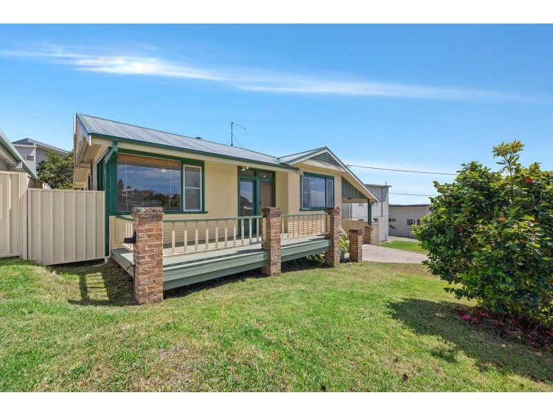 8 Anderson Avenue, Tuross Head NSW 2537