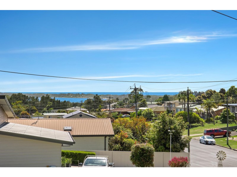 8 Anderson Avenue, Tuross Head NSW 2537