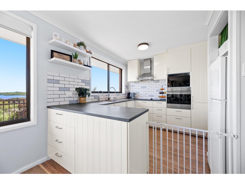 16 Coila Avenue, Tuross Head NSW 2537