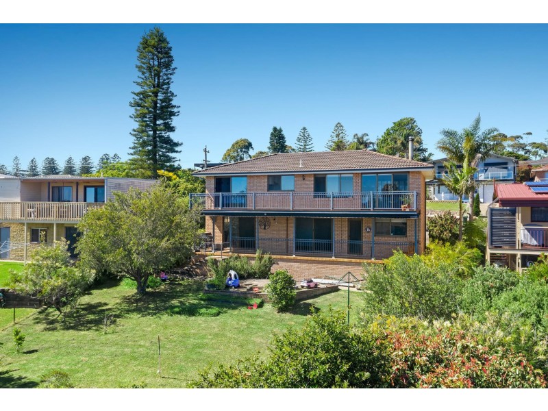 16 Coila Avenue, Tuross Head NSW 2537